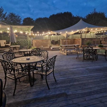 Heaven'S Kitchen At Squirrel Inn غودالمينغ المظهر الخارجي الصورة